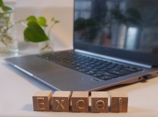 EXCEL2000 非表示にしたい列を折り畳む方法